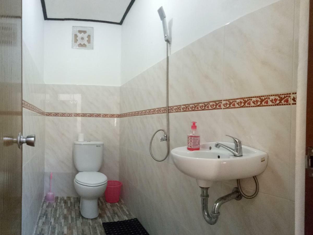 Hostel Nusa Penida Esterno foto