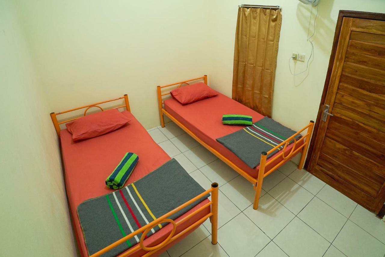 Hostel Nusa Penida Esterno foto